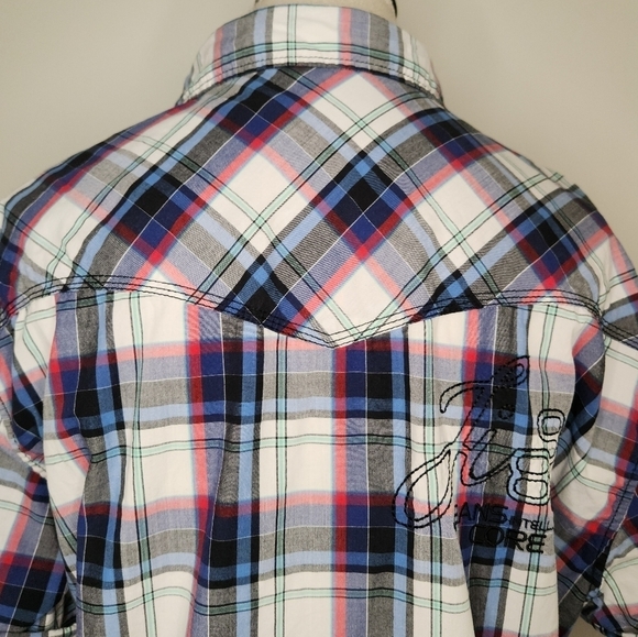 Men's Short Sleeve Plaid Buttoned Shirt - Picture 9 of 13